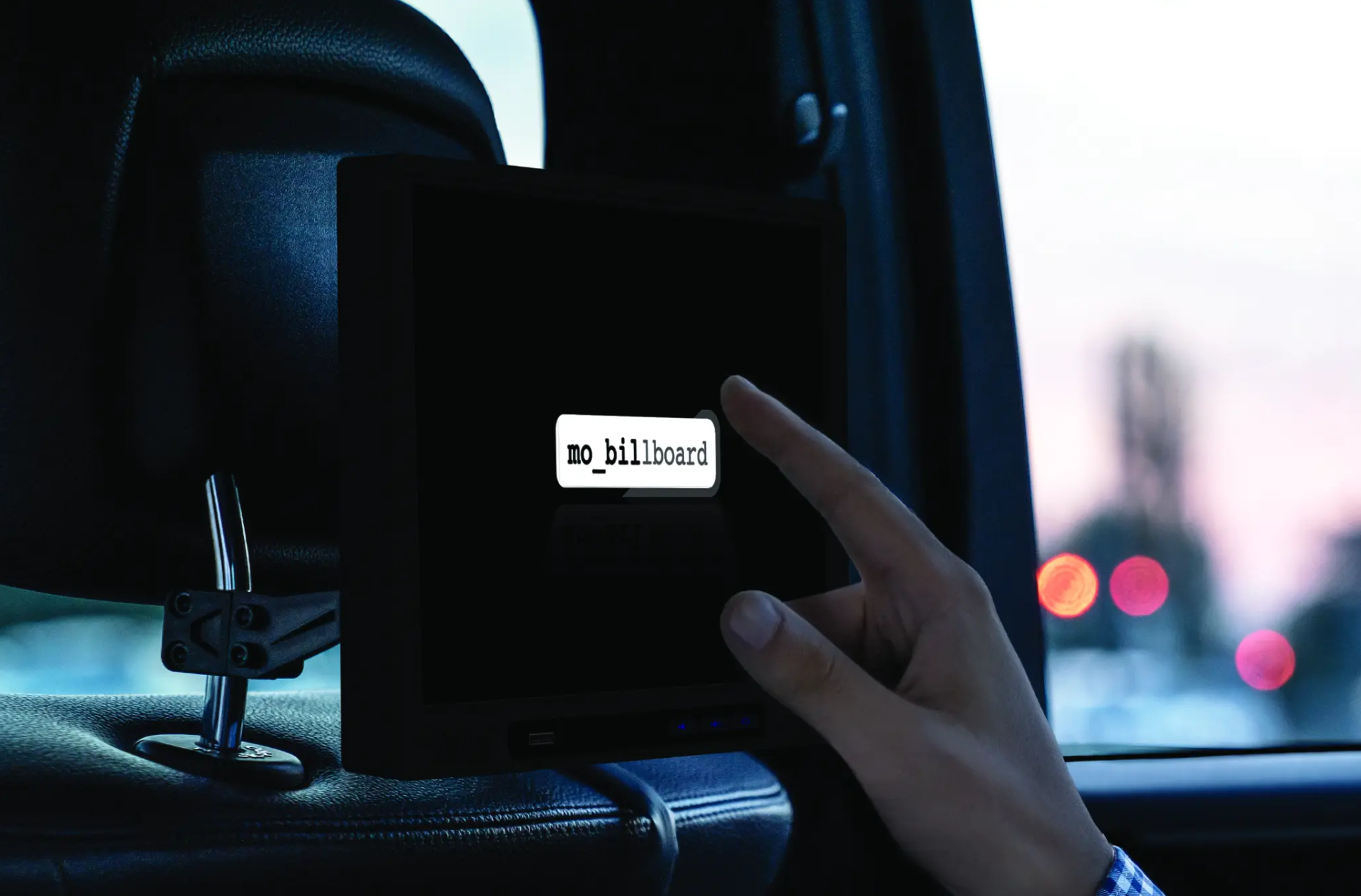 mo_billboard Display Nahaufnahme im Taxi